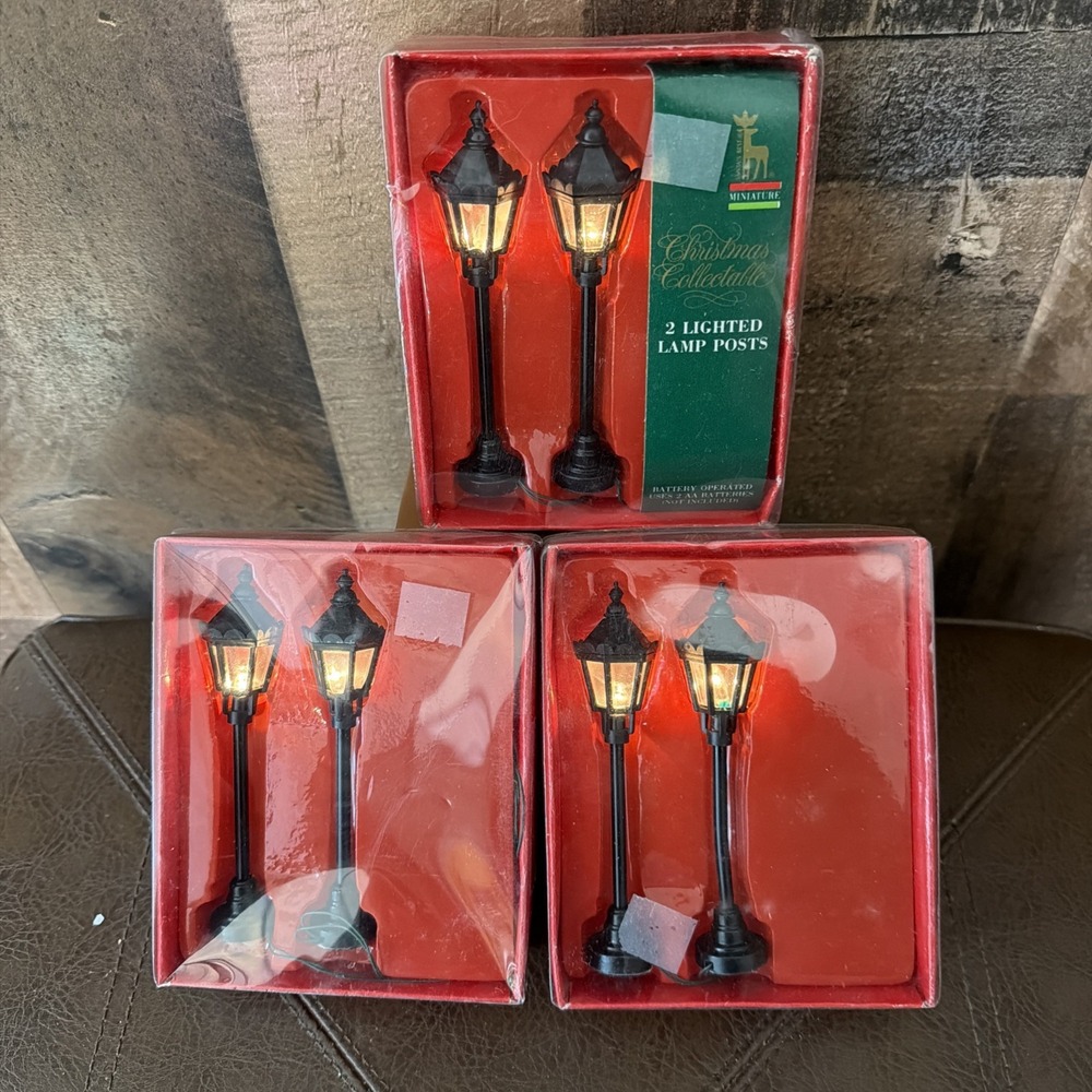 Lot of 3 Vintage Christmas Village Lighted Street Lamp Posts Battery Operated